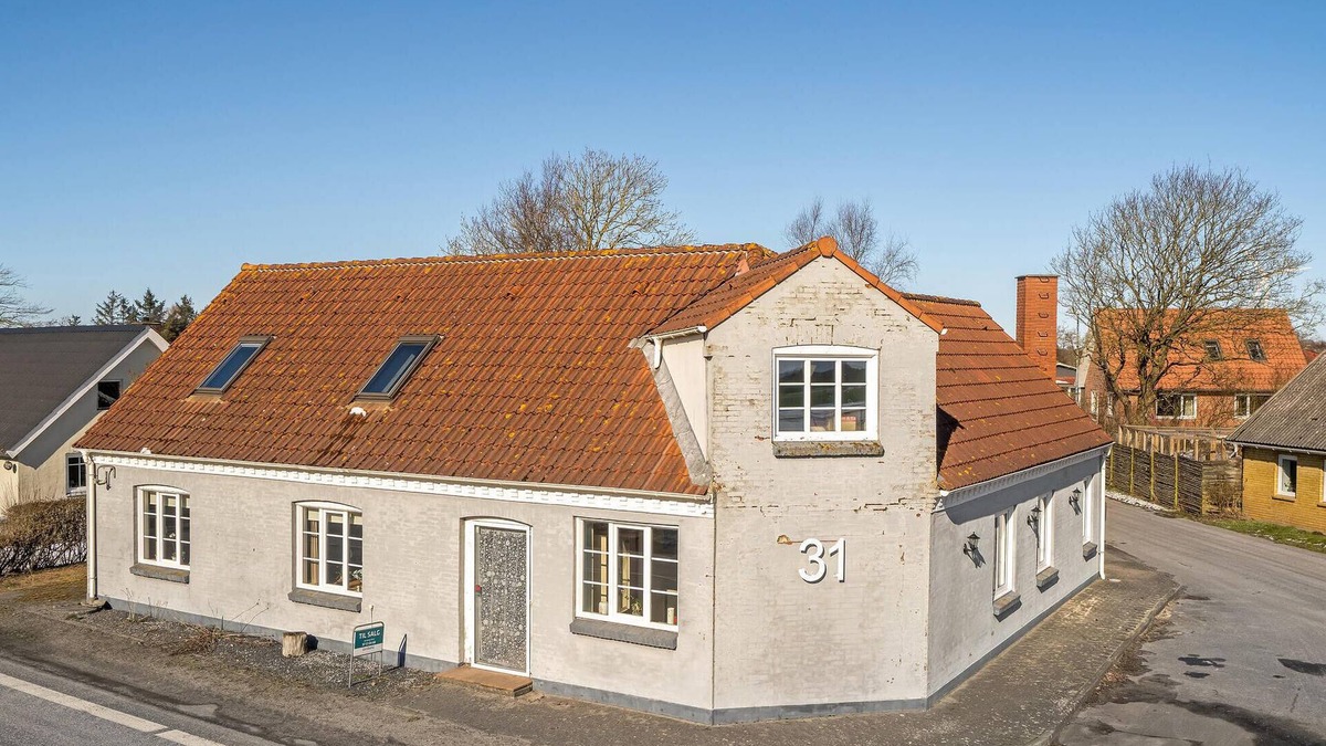 Spøttrup House | 4 bedroom pet friendly home in Spøttrup