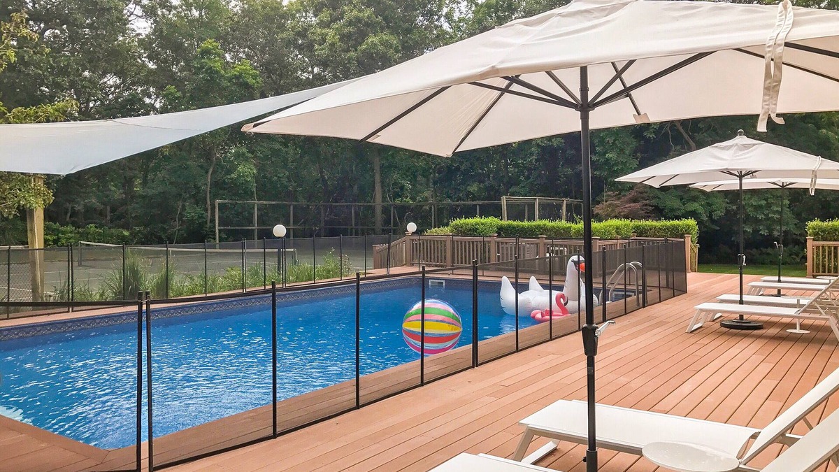 Remsenburg House | 4 Bedroom Private Family Home w/Pool & Tennis on 1 acre, 12 mins to Rogers Beach