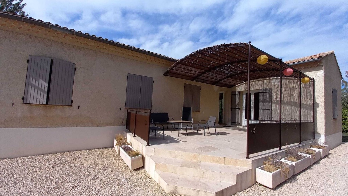 Entrechaux House | 4 Bedroom Private vacation home in MalaucÃ¨ne