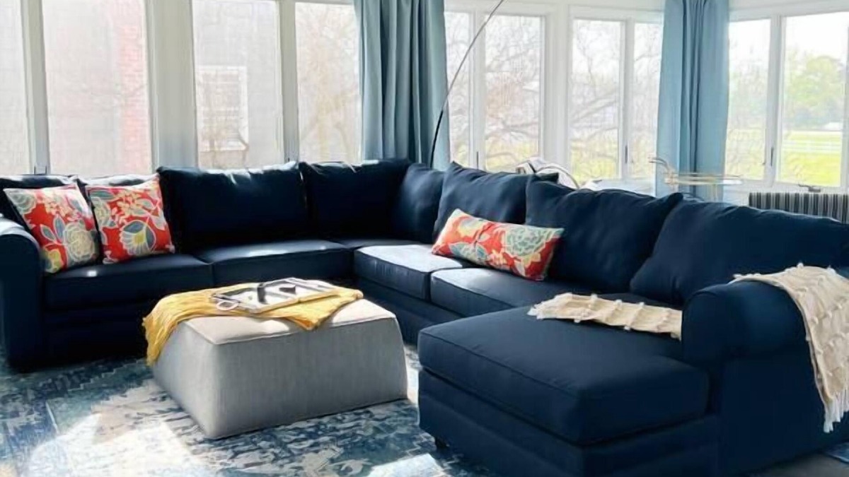 Tilghman House | 4-Bedroom Retreat: Modern, Pet-Friendly