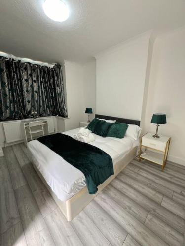 Hale House | 4 Bedroom semi detached House London