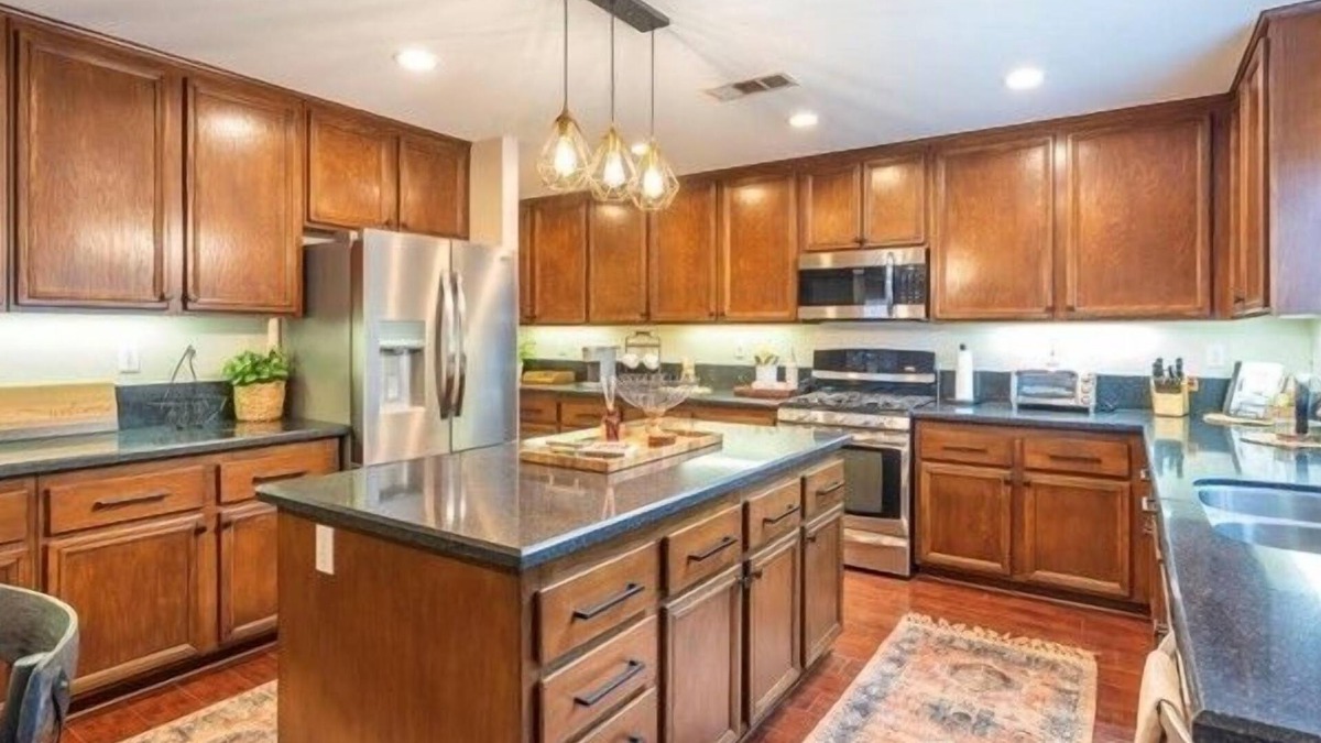 Santa Clarita Apartment | 4 Bedroom Single_family 447551 by Houzlet