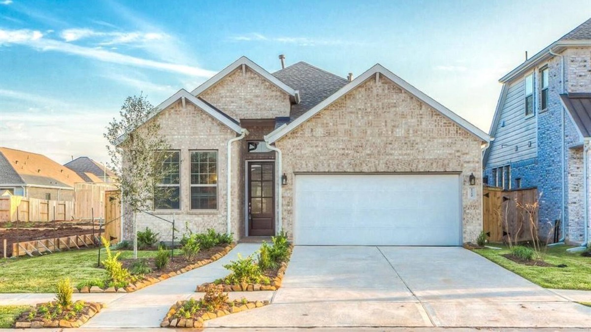 Sienna Plantation Apartment | 4 Bedroom Single family 92461 by Houzlet