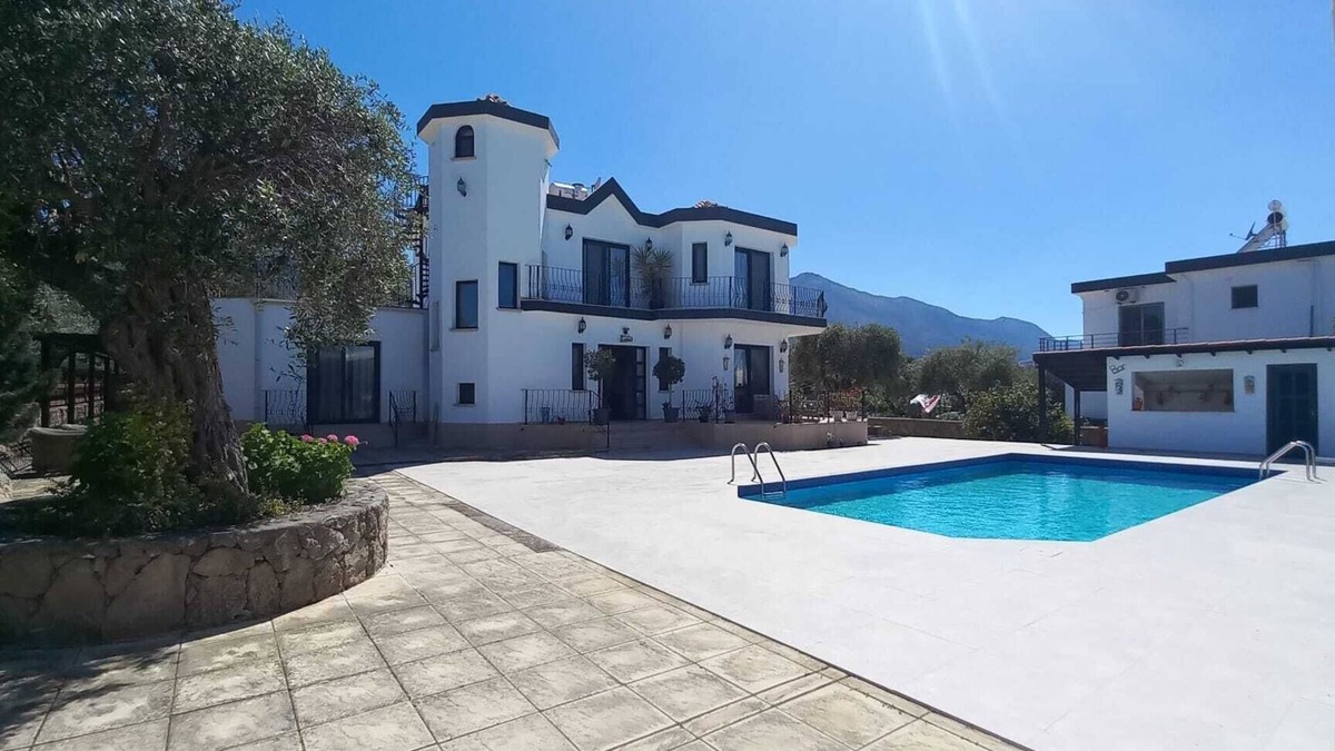 Zeytinlik Villa | 4 bedroom, spacious villa with private pool and large garden, close to Bellapais