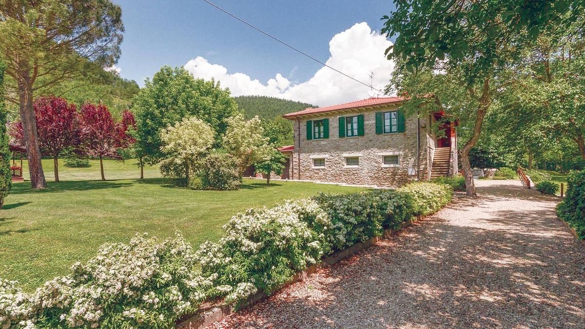 Partina House | 4 bedroom stunning home in partina ar