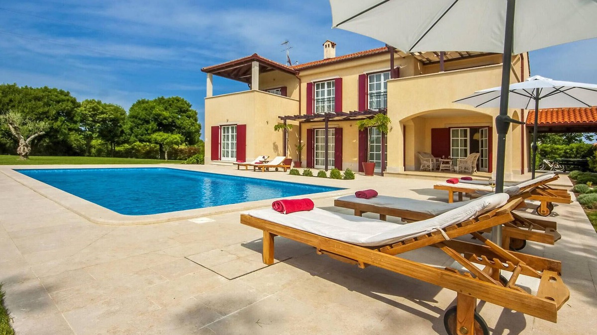 Butkovici House | 4 bedroom stunning home in Butkovici