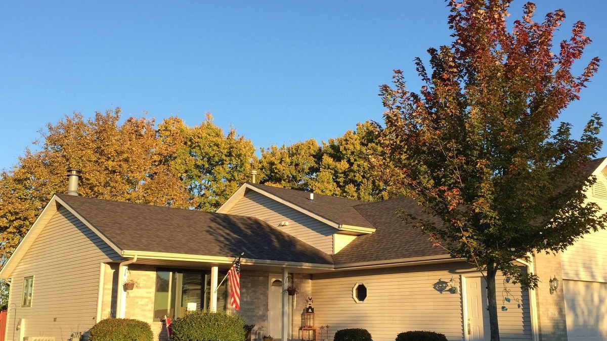 Belvidere House | 4 Bedroom Tri-level in a small Midwest town