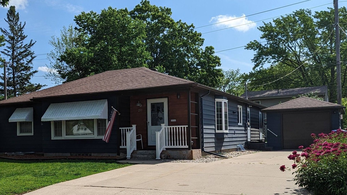 Mankato House | 4-bedroom vacation home minutes from Minnesota State University