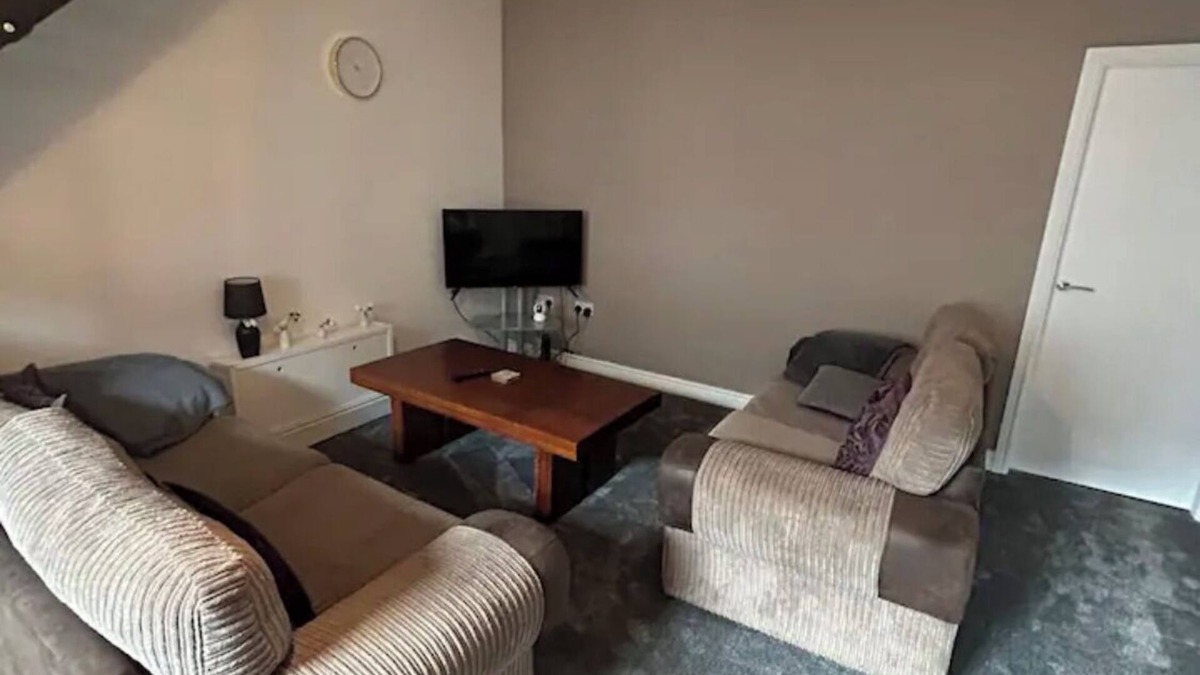 Clayton le Moors House | 4-bedroom Victorian terrace house in Clayton-le-Moors