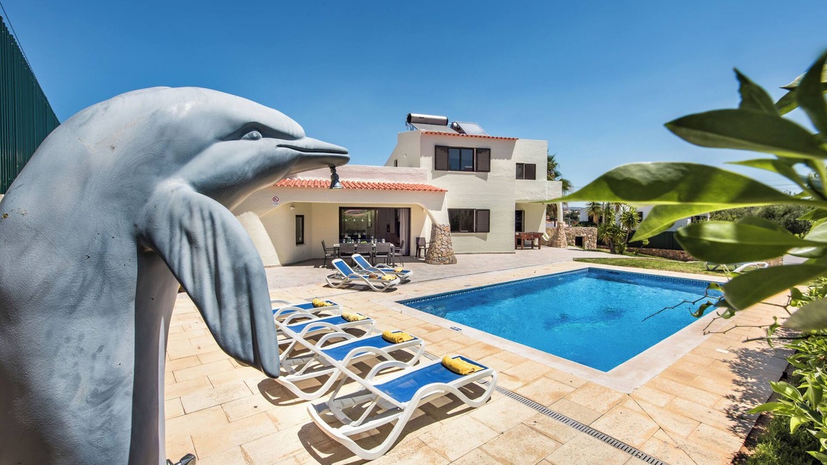 Santa Eulalia Villa | 4 Bedroom Villa Albufeira Center Private Heated Pool (Heated on Request)