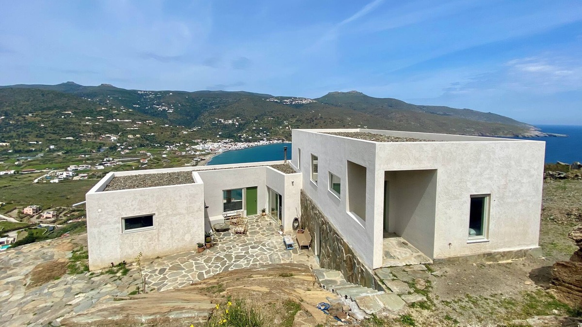 Ormos Korthiou Villa | 4-bedroom villa overlooking the bay of Korthi