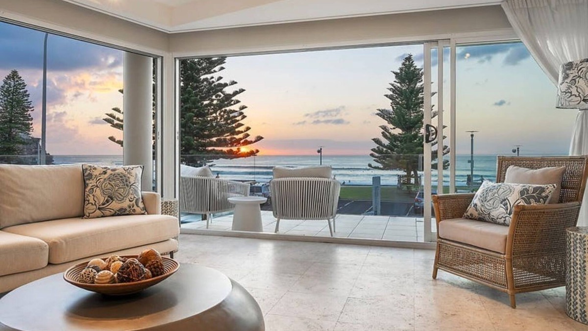 Manly Villa | 4-bedroom villa in enchanting Manly with Beachfront Access & breathtaking views