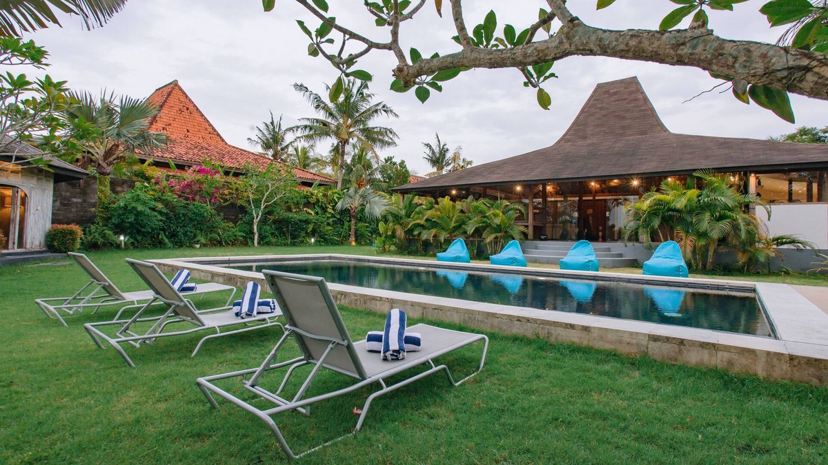 Beraban Villa | 4-bedroom villa in gorgeous Bali with WiFi, AC. Live your tropical dream