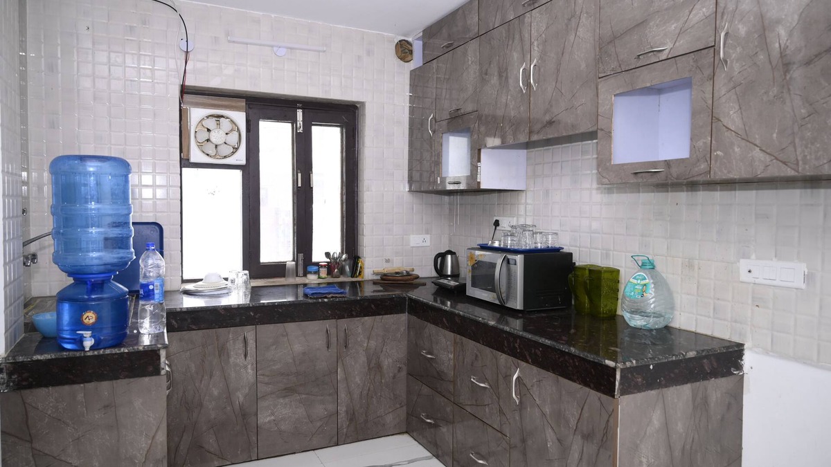 Mohangarh Villa | 4-bedroom villa in welcoming Lucknow with AC, WiFi. Enjoyable stay guaranteed