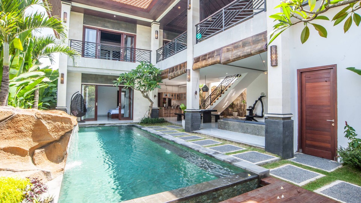 Padonan Villa | 4 Bedroom villa with rice paddy views