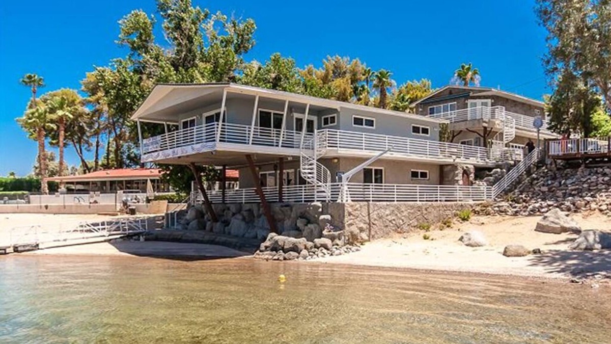 Laughlin House | 4-Bedroom Waterfront Bullhead City Home - Near Laughlin Fun!
