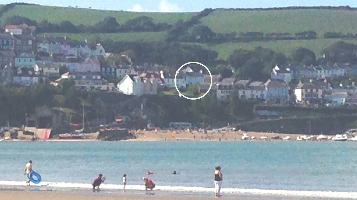 New Quay House | 4 Bedroomed Cottage, So Close To The Beach That You Can See The Dolphins