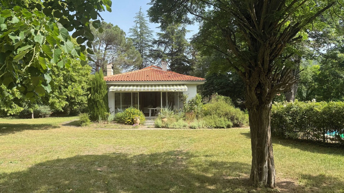 Fuilla House | 4 Bedroomed Home With Swimming Pool, Large Garden and Magnificent Mountain Views