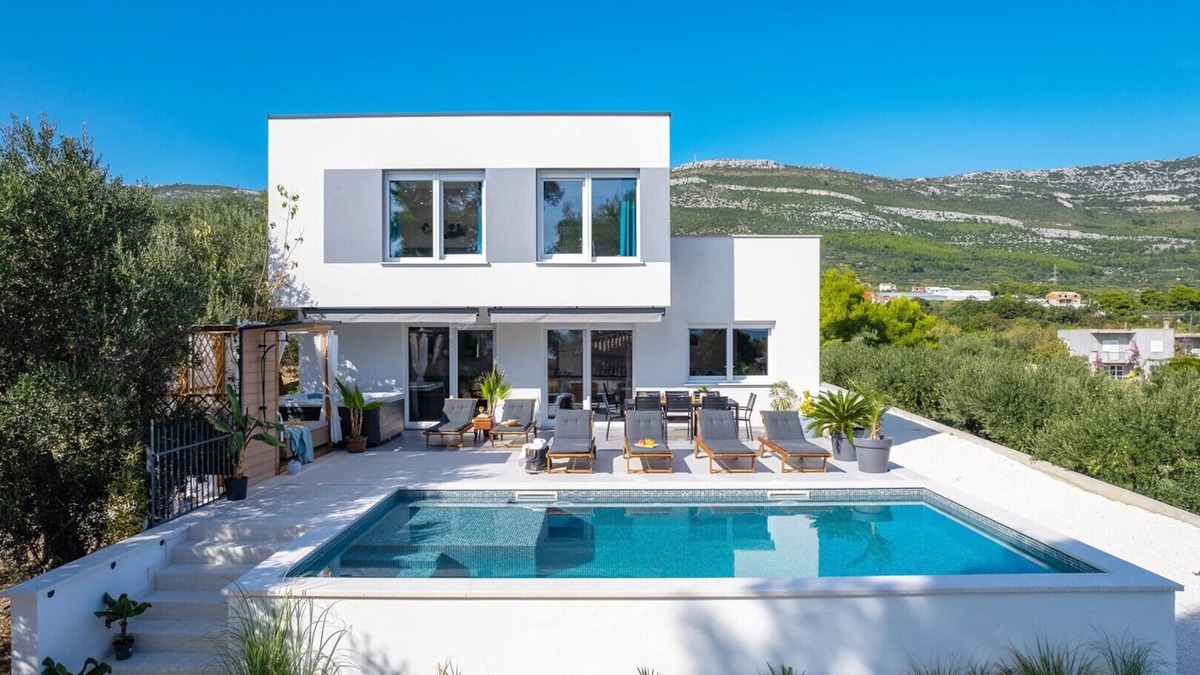 Rudine Villa | 4 bedrooms, 3 bathrooms, private 40sqm pool, Whirlpool, Summer kitchen, table tennis, table soccer, absolute privacy, located only 2 km from beach