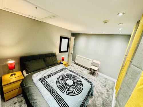 Iverley House | 4 bedrooms Full house Stourbridge Birmingham