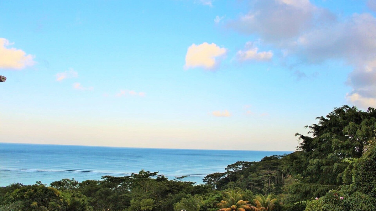 Mahe Island Villa | 4 Bedrooms Villa in Seychelles set in a beautiful garden - Perfect for groups
