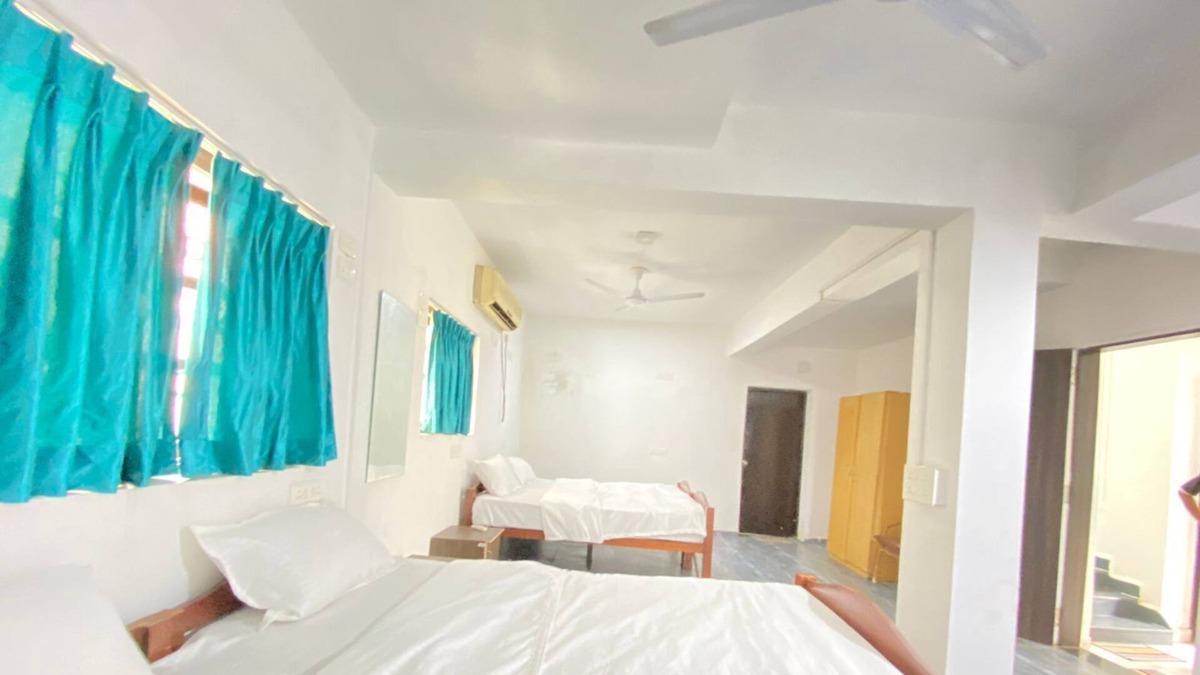 Saunta Vaddo Villa | 4 bedrooms villa situated near baga beach, beach distance is 500 mtrs