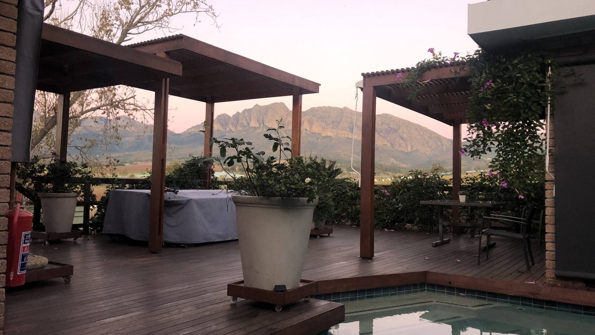 Drakenstein House | 4 beds 3 baths with pool,the heart of the Cape Winelands 4 bedrooms 3 bathroom