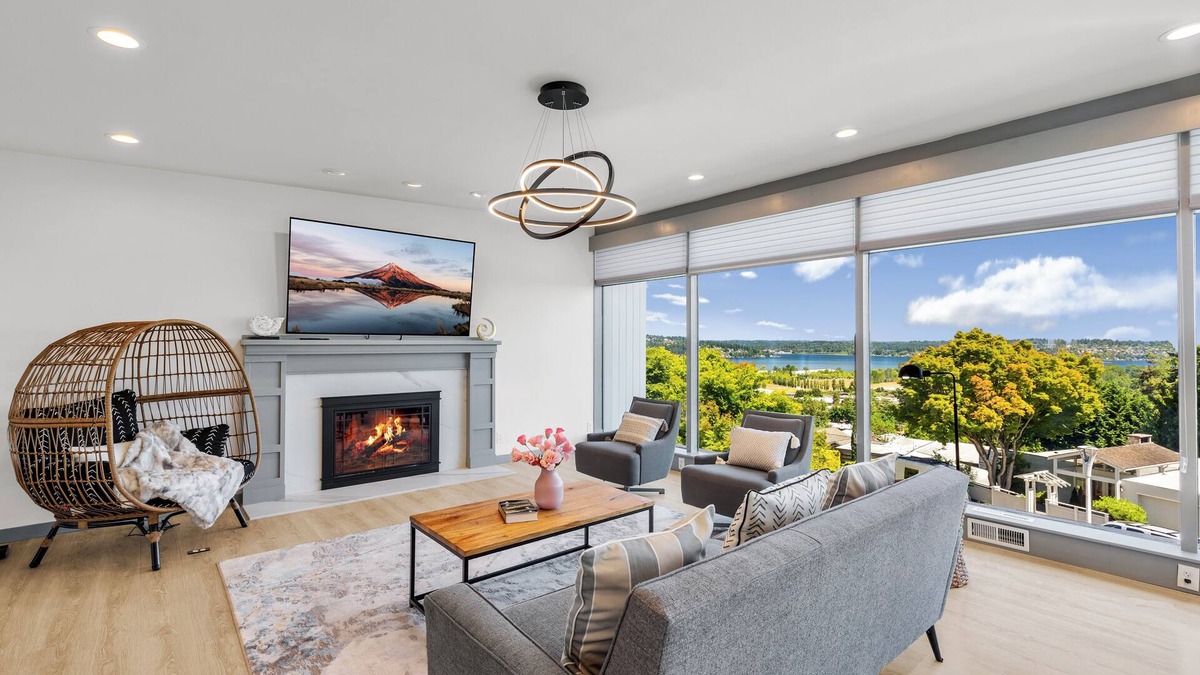 View Ridge House | 4 Beds Top Floor House with Lake & Mountain Views