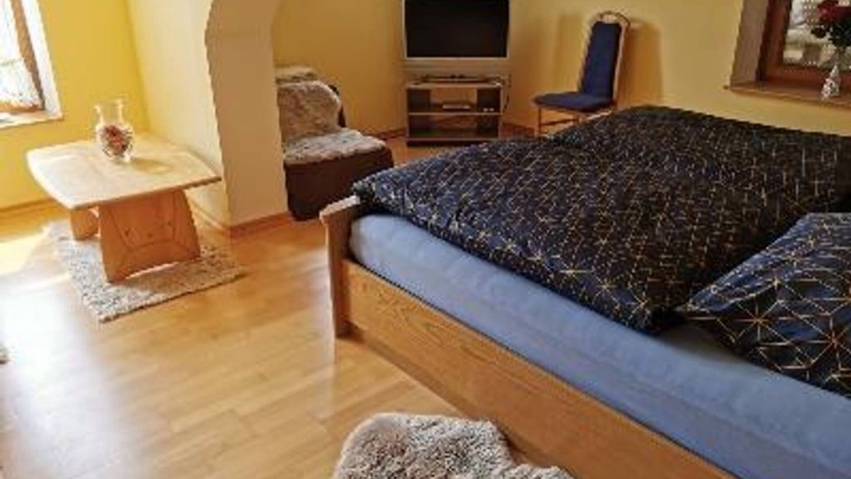 Dhron Apartment | 4-bettwohnung 2 Pers. mit 2 Schlafzimmern - Ferienwohnung Gorges "Im Hof"