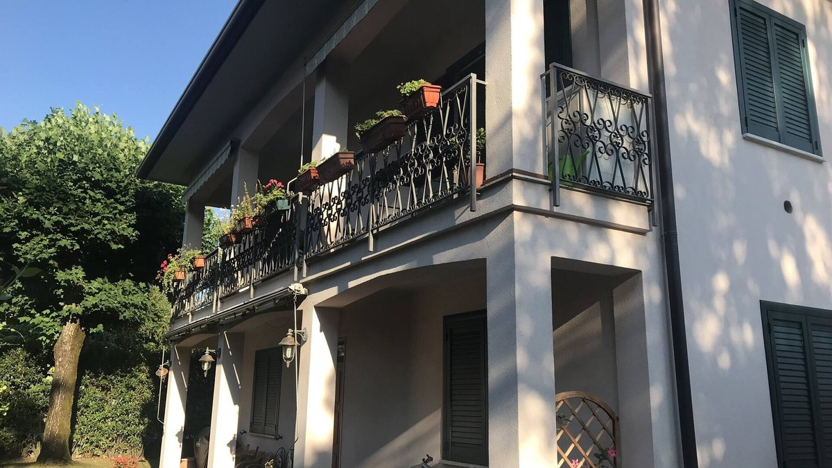 Varese House | 4 Bikers Apartment, Varese City, 5 ’Uni & Hospital