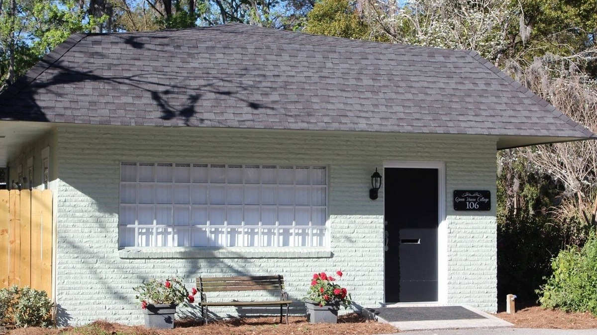 St. Marys Cottage | 4 Blocks From Waterfront & Downtown Dining - Pet/Pup Friendly + 2 Adult Bikes
