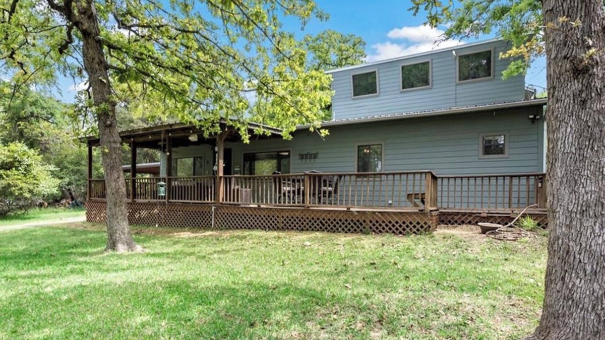 Franklin House | 4 BR/3 Bath Country Home with View of Lake and Wildlife.