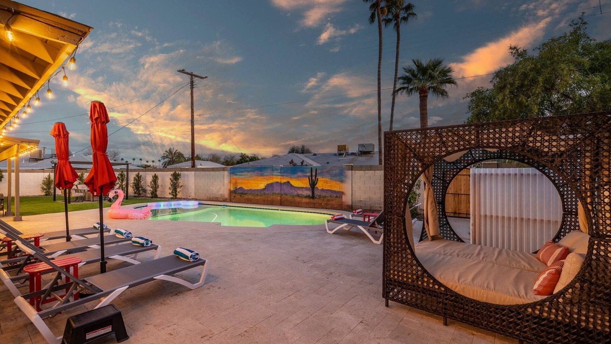 Papago Paradise House | 4 BR/3 Bath Old Town Gem - Cabana - Heated Pool & Tub - Games - Firepit - BBQ