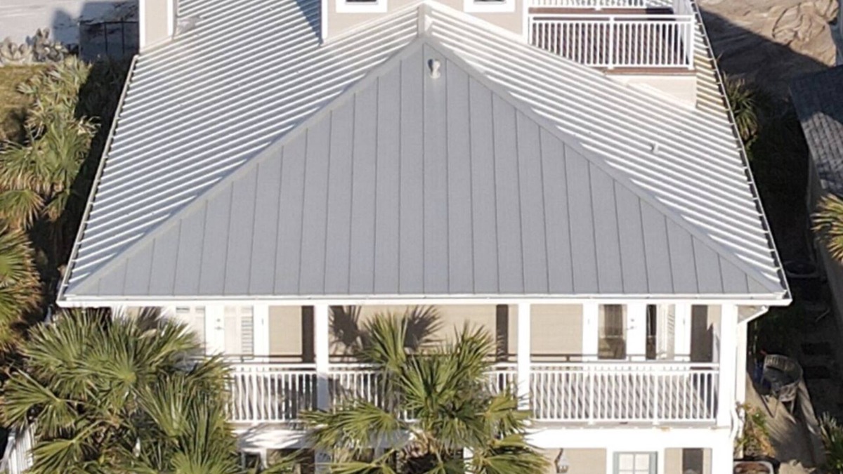 New Smyrna Beach House | 4 br - 3ba- Sleeps 9 Beautiful Oceanfront Family home with private beach access