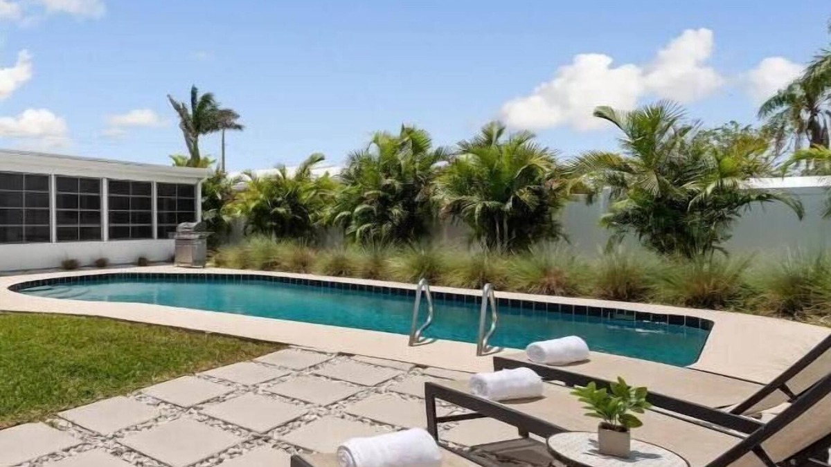 Venetian Way House | 4 BR, 5 Bed, 2 King, 2 Bath, Private Pool