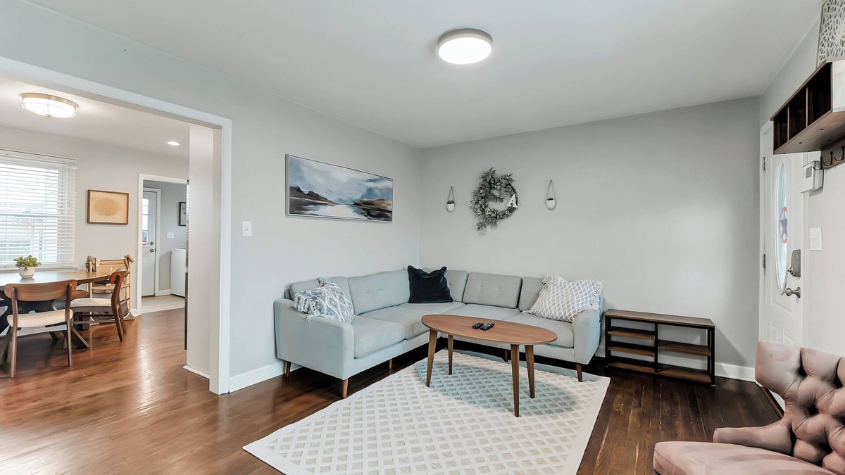 North Camellia Acres House | 4 BR Central Home + Game Room + Dog Friendly + Family Amenities!