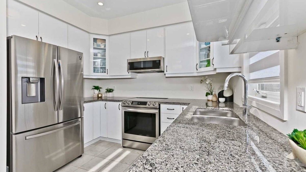 County of Brant House | ★4 BR Modern Detached House in Paris, Brant