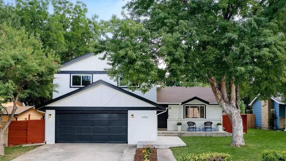 Northwest Arvada House | 4 BR Modern Home With Pool Table and Fire Pit
