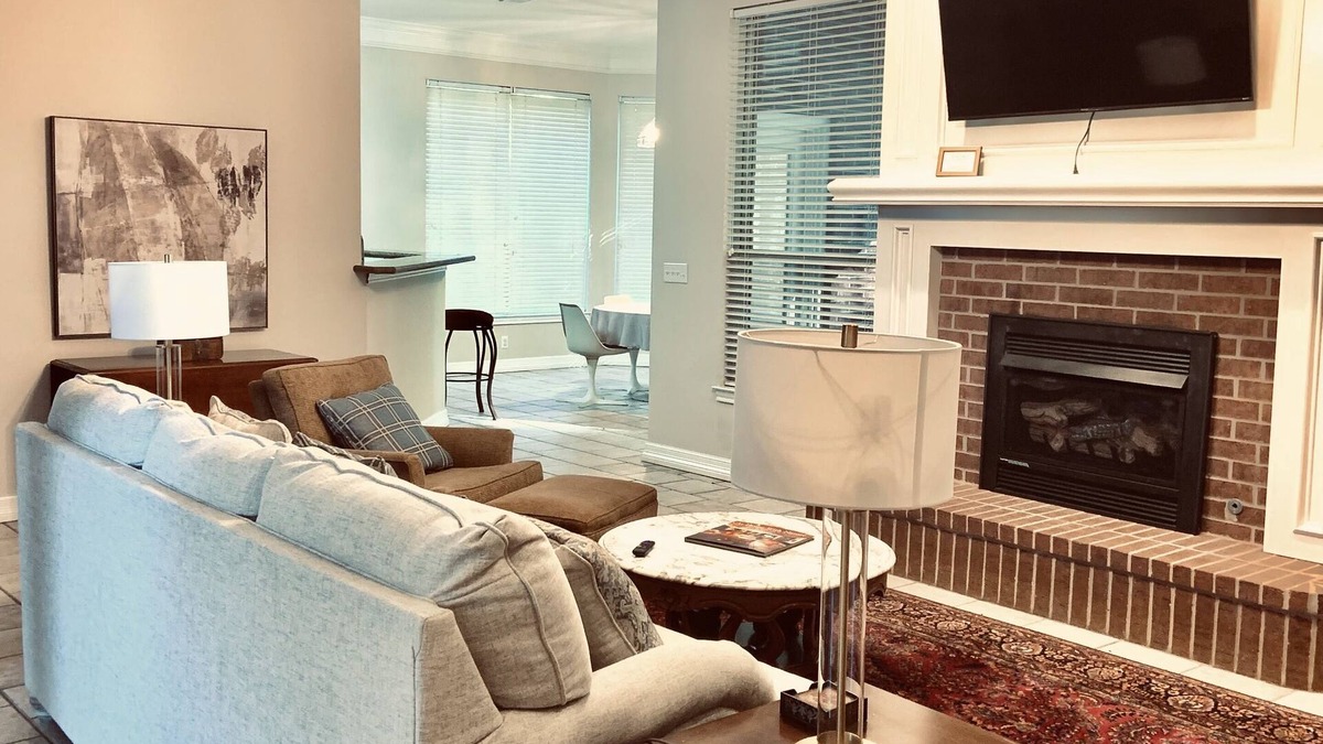 Paris House | 4 BR Spacious Luxury Home, 3 beds are King, perfect for executives or a family