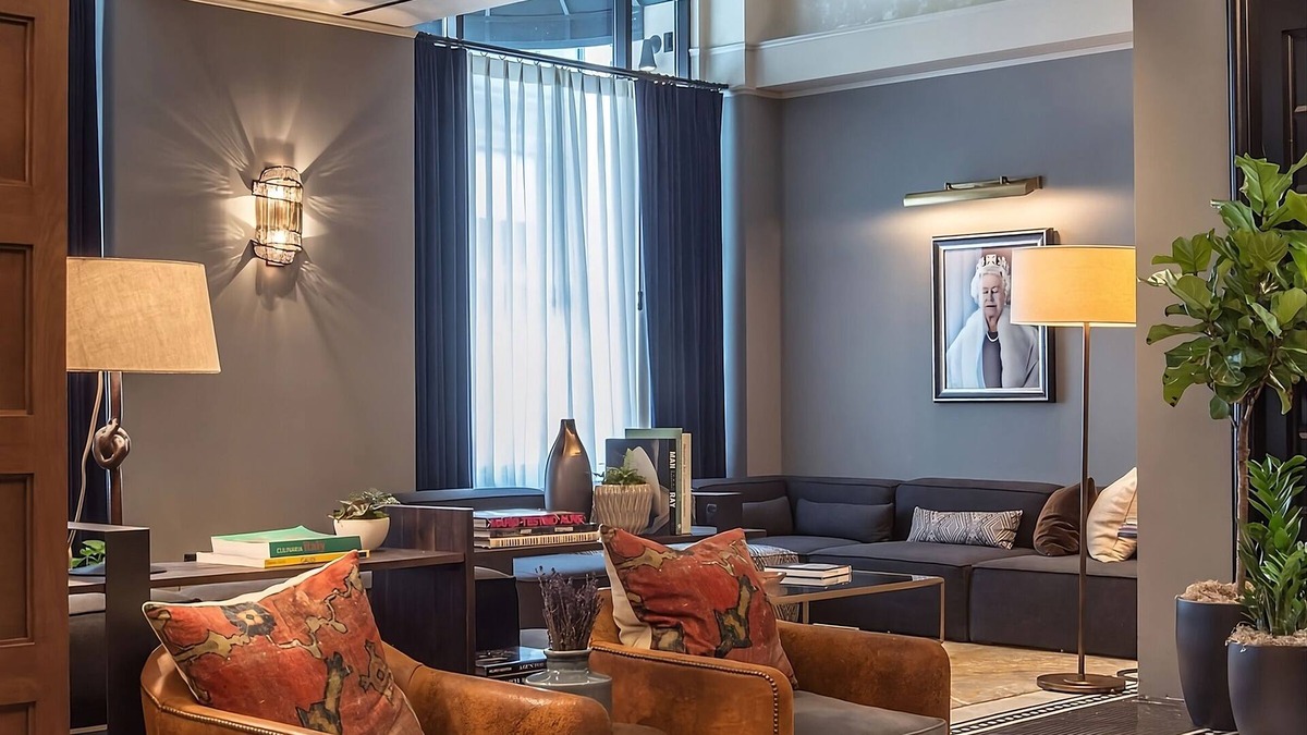 Downtown Portland Hotel | 4 Classy Units on Dossier Portland Art Museum! Valet Parking, Pets Allowed