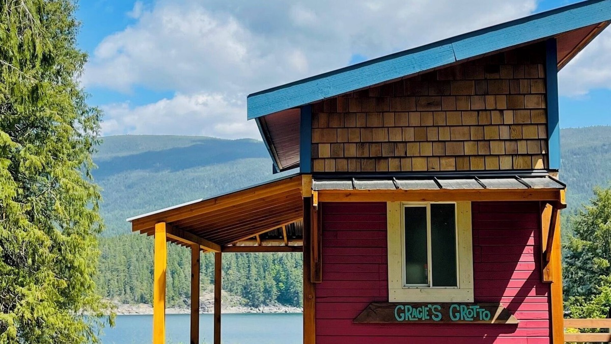 Lund Cabin | 4 Coastal Cabins & 2 bedroom suite for exploring the Sunshine Coast of BC