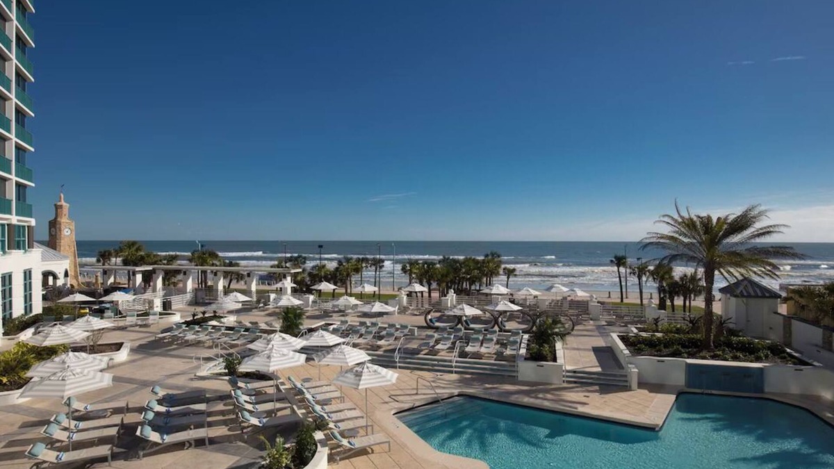 Brush - Stewarts Hotel | 4 Convenient Units for Big Groups, Outdoor Pool, Near Daytona Beach!