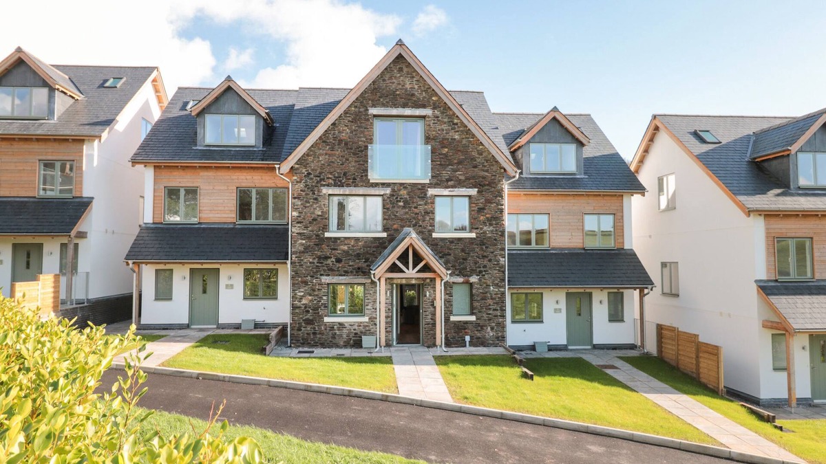 Bugford Cottage | 4 COURT TERRACE, HILLFIELD VILLAGE, family friendly in Dartmouth