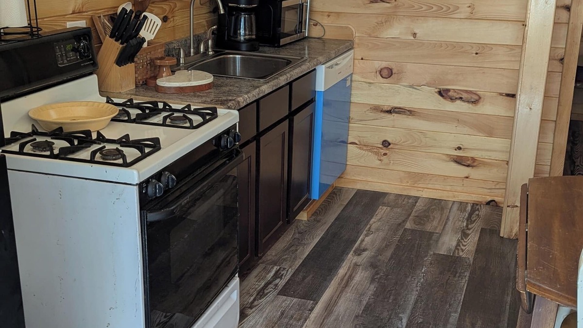 South Rutland House | #4 - Cozy private unit near Salmon River, and Tug Hill ATV/snowmobile trails.