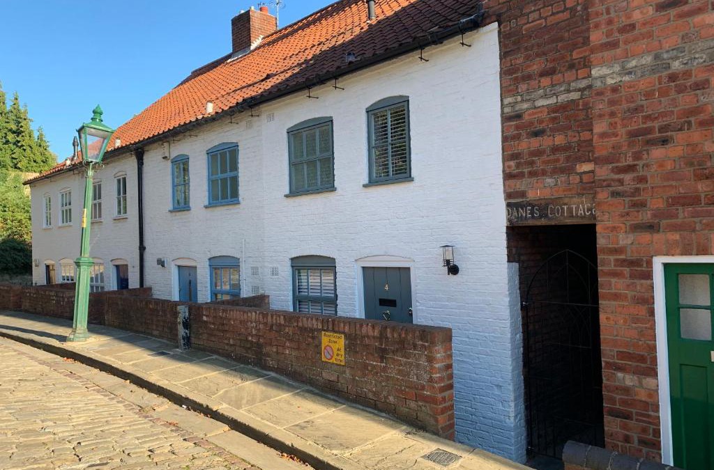 Lincoln House | 4 Danes Cottages - perfect location