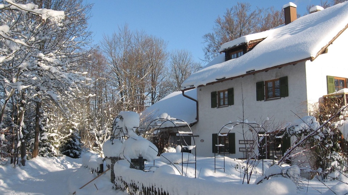 Rottenbuch Apartment | 4 DTV star apartment, 3 bedrooms, Ammergau Alps, Königscard incl.