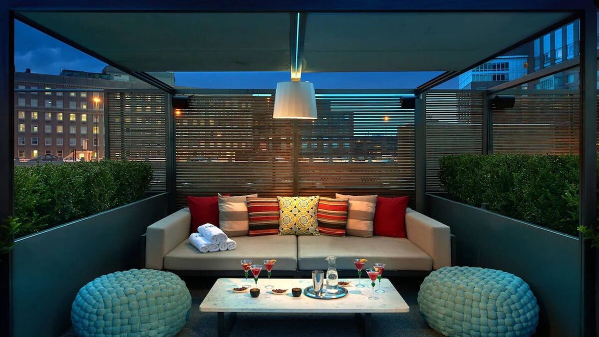 Bay Village Hotel | 4 Dynamic Boutique Rooms w/Rooftop Bar for Ultimate Relaxation - Boston DT