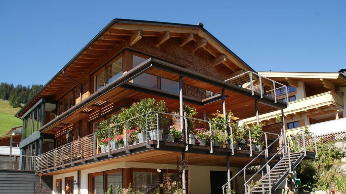 Lech am Arlberg Apartment | **** 4 Edelweiss Apartment Omeshorn in Lech am Arlberg - House Dr. Muxel