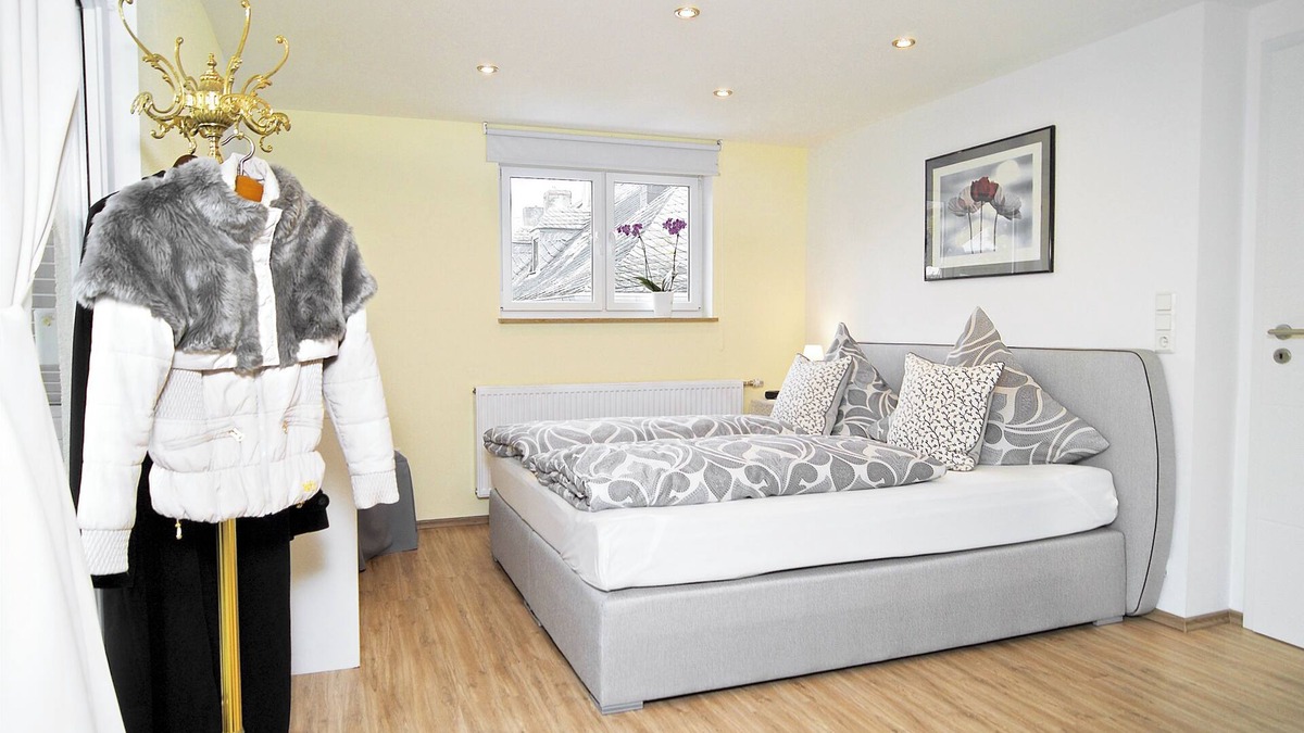 Historic Downtown Apartment | 4 * Exclusive, fully equipped Mosel room apartment with castle view and balcony.