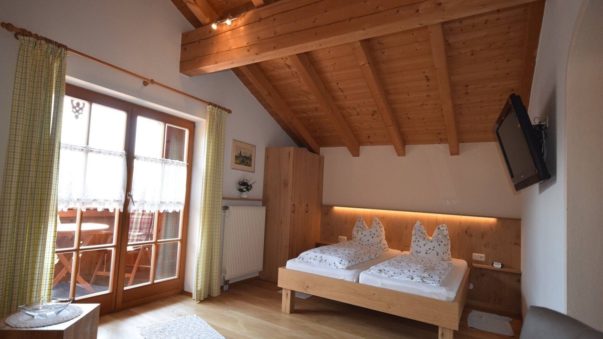Grassau Apartment | 4. Fewo Fellhorn, 32 qm,1-2 Pers., 1 Wohn-Schlafraum mit Kochnische, Süd-Balkon